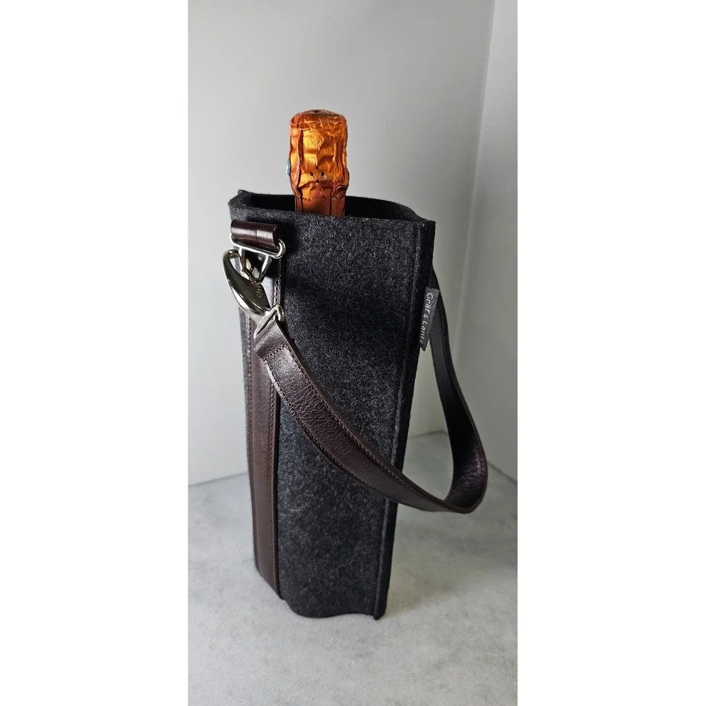 Graf & Lantz Charcoal Wool Wine Bottle Cozy Carrier Leather Strap Grand Millenia